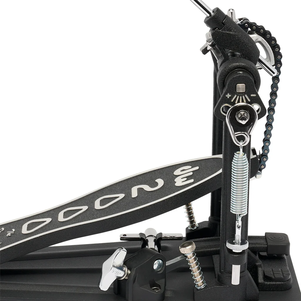 DW 2000 Series Single-Chain Accelerator Drive Bass Pedal - Image 2