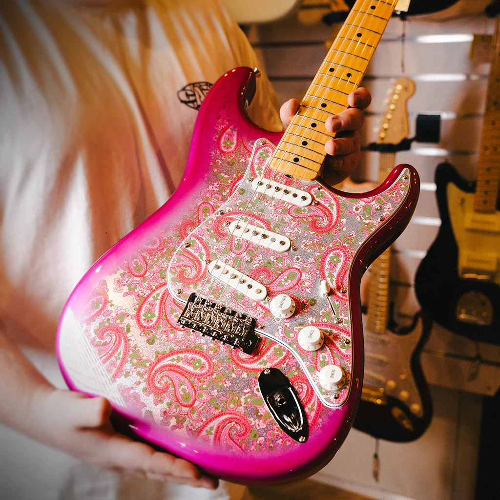 Fender Made in Japan Limited Stratocaster Maple Fingerboard Pink Paisley