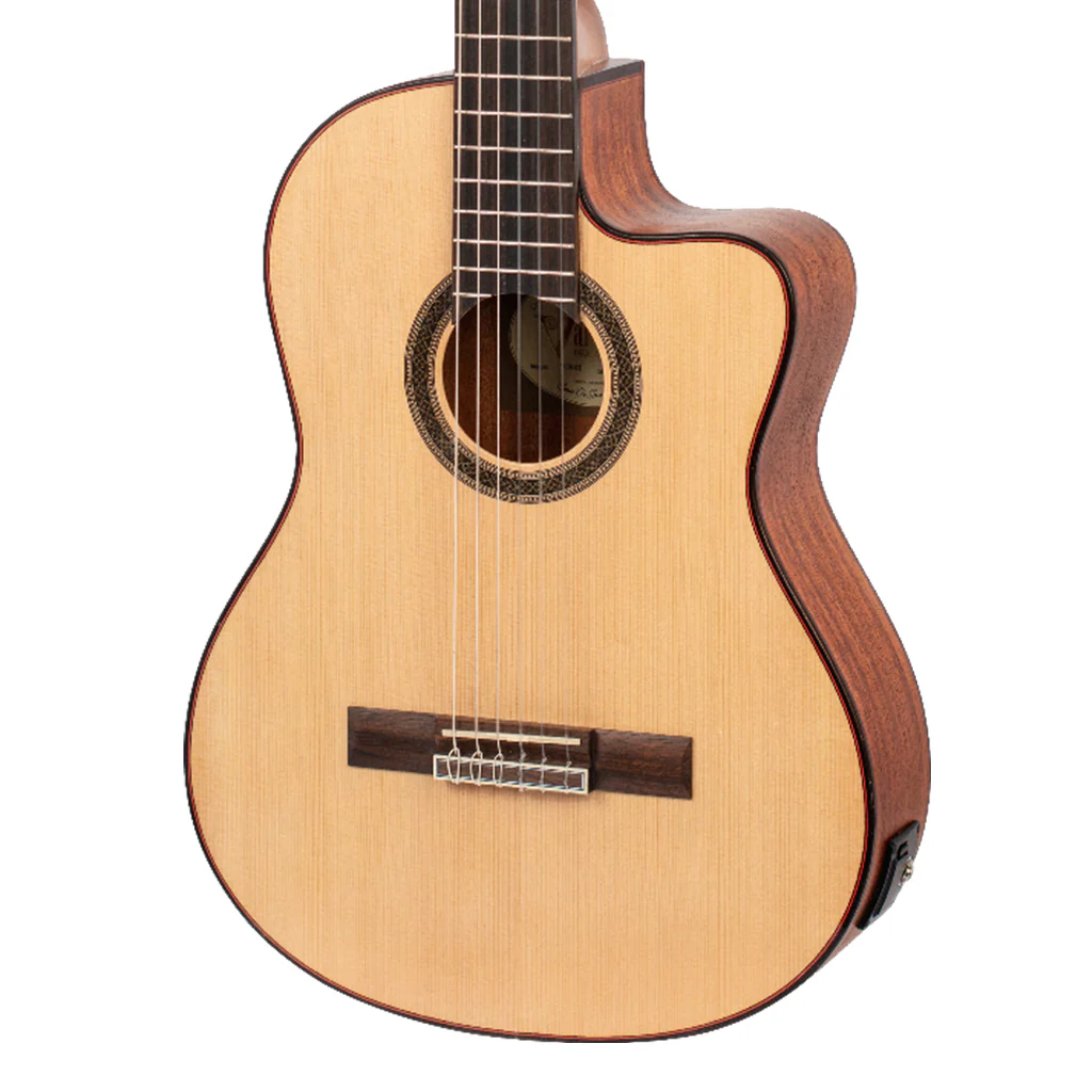 Valencia VC704CE 4/4 Classical - w/ Cutway/Pick up